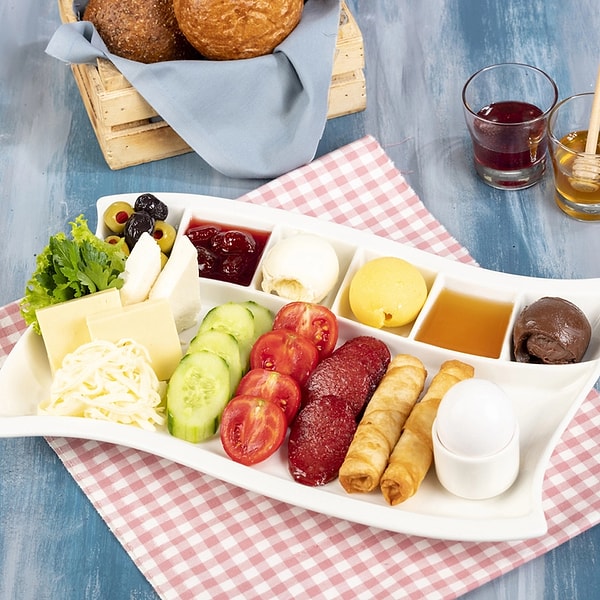 3. En temel kahvaltılıkların olduğu bu tabak ne kadarlık olabilir?