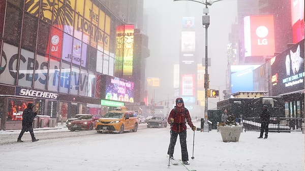 New York'tan kar manzaraları gelmeye devam ediyor.