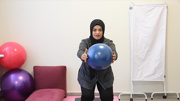 Kayseri’de yaşayan bir çocuk annesi Rabia Gizem Doğaner, artan kilosu nedeniyle günlük yaşamında ciddi sağlık sorunları yaşamaya başladı.