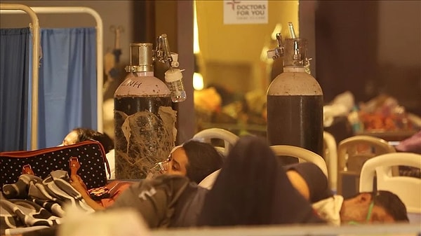 Hindistan’ın Batı Bengal eyaletindeki Barasat kentinde iki kişide Nipah virüsünün saptanması, Asya kıtasında sağlık alarmı verilmesine neden oldu.