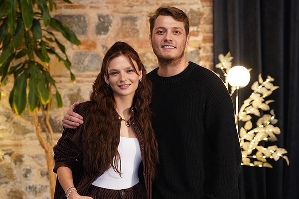 Birsen Altuntaş’ın haberine göre Aynı Yağmur Altında’nın yayın günü için karar verildi.