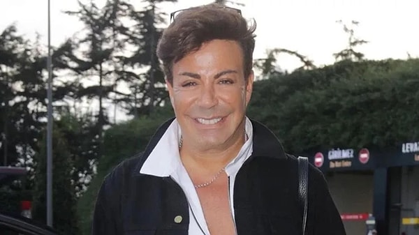 Şarkıcı ve sunucu Fatih Ürek’ten acı haber geldi.