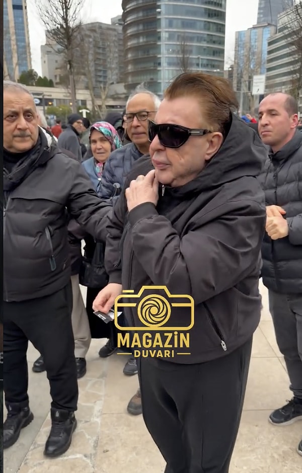 “Kuşum Aydın” lakabıyla tanınan Aydın Uğurlular, uzun yıllardır dost olduğu Fatih Ürek’in cenaze töreninde oldukça zor anlar yaşadı.