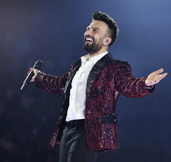Tarkan, İstanbul’da verdiği konserlerle bir kez daha Türkiye gündeminin zirvesine yerleşti.