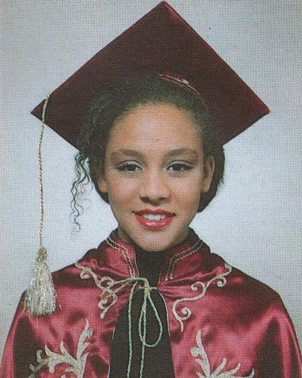 Defne Joy Foster'ı 15 yıl önce 2 Şubat'ta kaybettik. Foster, yaşasaydı 51 yaşına yeni girmiş olacaktı.