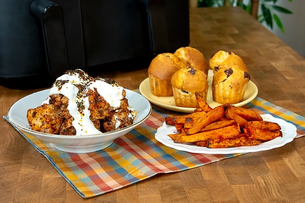 Yoğurtlu Karnabahar Lokmaları,  Kekikli Tatlı Patates Kızartması ve Portakallı Bitter Çikolatalı Kek Nasıl Yapılır?