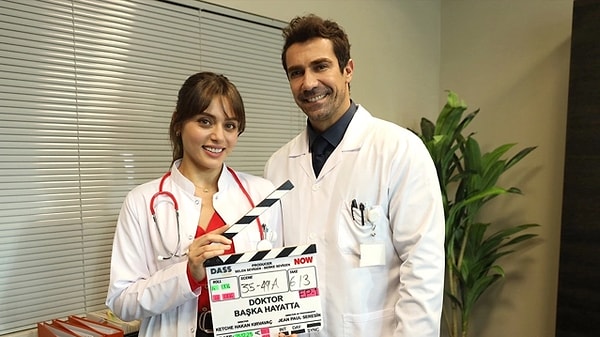 NOW’da başlayacak olan Doktor Başka Hayatta ilk duyurulduğu dönemde gündemden düşmemişti.