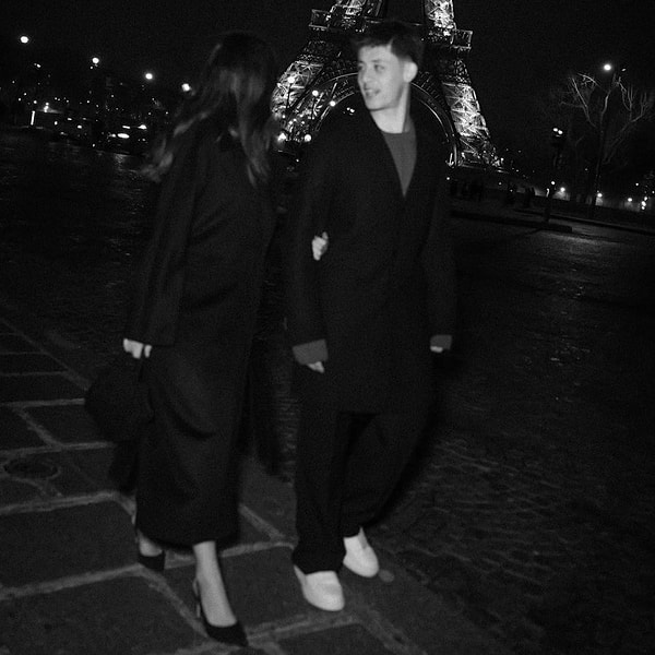 Uzun süre sonra beraber fotoğraf paylaşan genç çifte yorum yağdı.