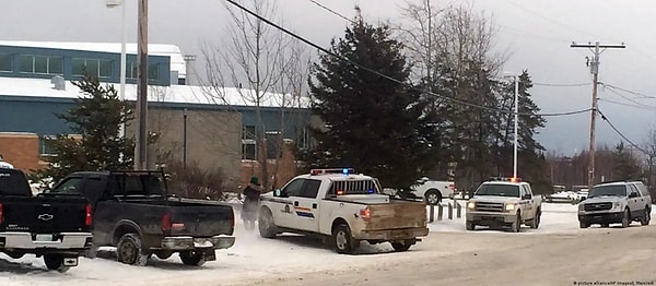 CBC'nin, Kanada Kraliyet Atlı Polisi (RCMP) açıklamasına dayandırdığı haberine göre, eyaletin Tumbler Ridge bölgesindeki bir okulda silahlı saldırı meydana geldi.