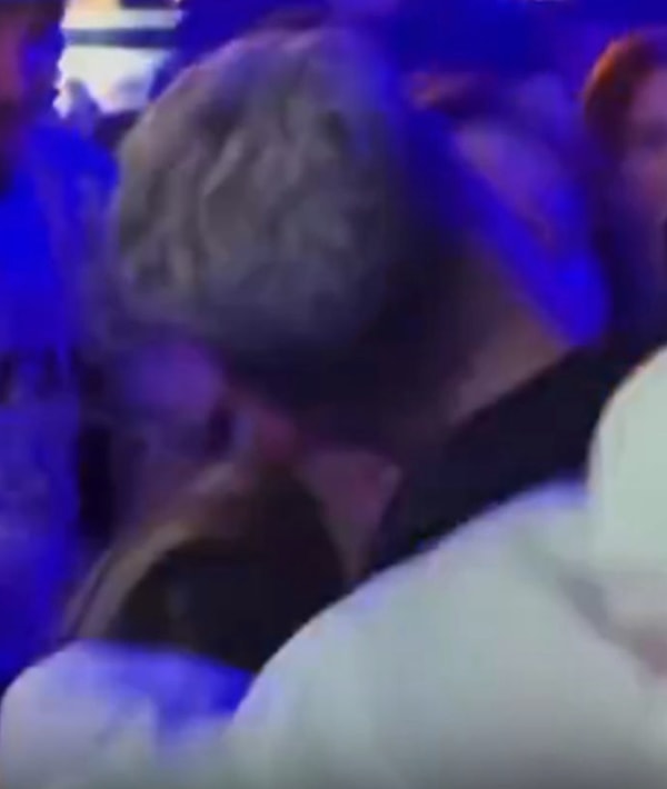 Ancak sosyal medyada kısa sürede başka bir detay konuşulmaya başlandı: Görüntüdeki erkeğin boynunda dövme yoktu.