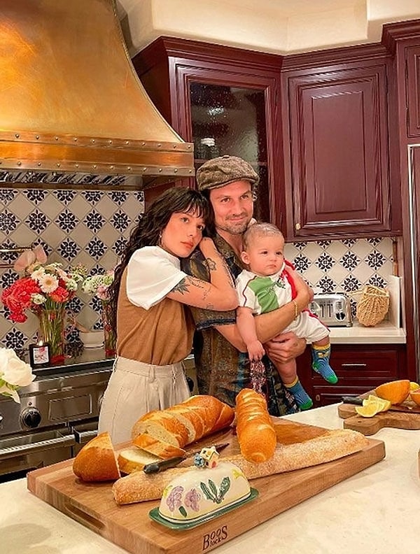 Dünyaca ünlü şarkıcı Halsey, özel hayatıyla da en az müzik kariyeri kadar konuşulan isimlerden biri.