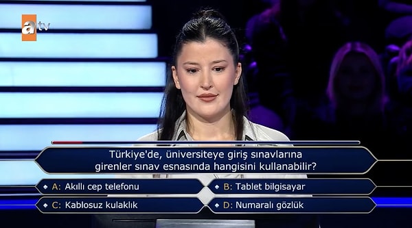 Yarışmacıya üniversiteye geçiş sınavları hakkında bir soru sorulmuştu.