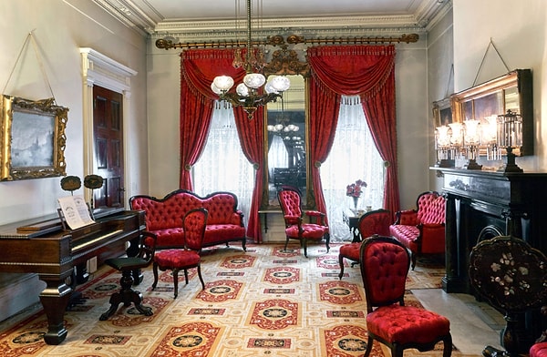 Bu bina Manhattan’ın tescillenmiş ilk tarihi eserlerinden biri.