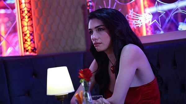 Sevilen dizi İnci Taneleri final yapıyor.