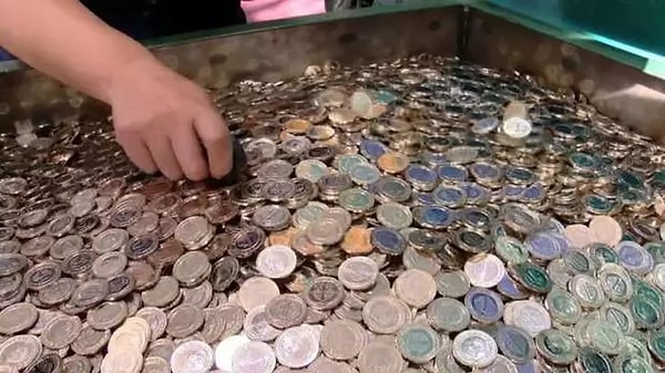 En büyük madeni paraya sakız bile alınmıyor.
