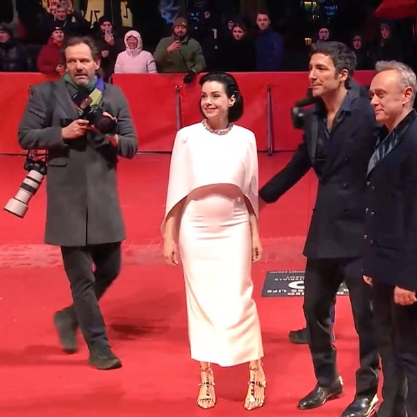 Namal, Alman ve Türk sinemasının bir arada üretim yapmasından duyduğu memnuniyeti dile getirerek, bu tür projelerin sinema adına büyük bir zenginlik olduğunu ifade etti.