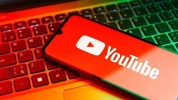 YouTube'da 2.7 milyar aktif kullanıcı bulunuyor. En fazla kullanıcı ise Hindistan'da.