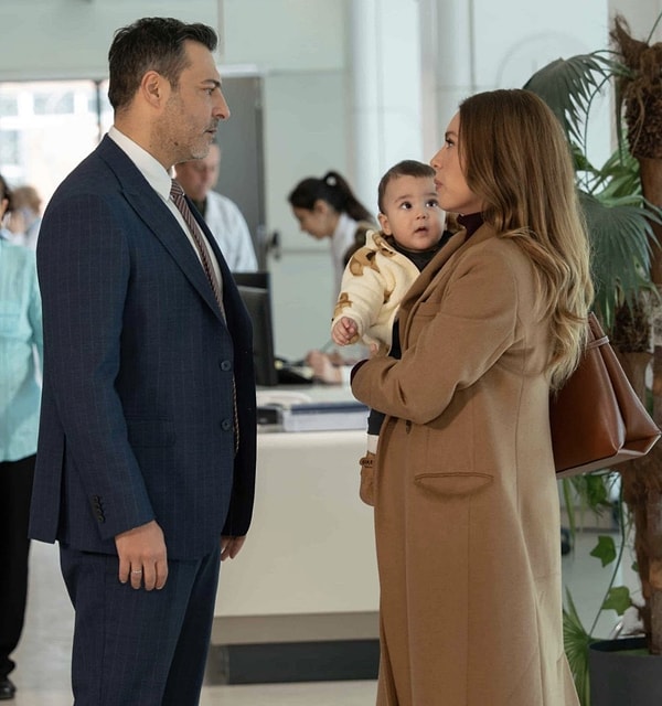 Kızılcık Şerbeti'nde olaylar yine fazlasıyla karışıyor.