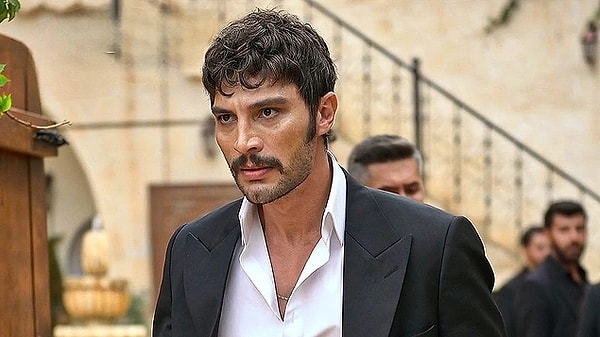 5. Halef: Köklerin Çağrısı dizisinde aşiret ağası rolünde olan İlhan Şen, husumetli vatandaşları barıştırdı.