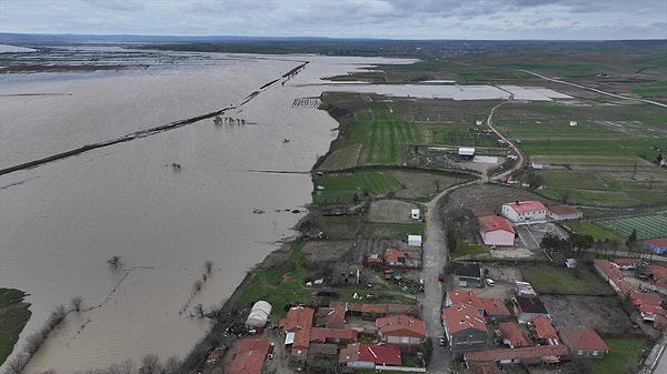 Küplü Belediye Başkanı Gökmen Altay, yağışın durmasının sevindirici olduğunu söyledi.