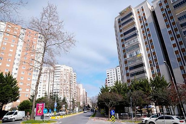 Peki bu kadar çok insanın yaşadığı bir yer nasıl oluyor da sessiz ve düzenli kalabiliyor?