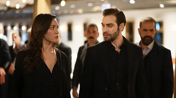 Televizyon ekranlarında 20'den fazla dizi arasında reyting yarışı sürüyor.