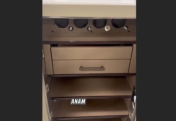 Marka fark etmeksizin bu tarz yüksek güvenlikli, teknolojik ve mobilya görünümlü çelik kasaların fiyatları da kendi başına dudak uçuklatabiliyor.