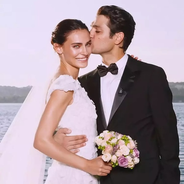 Ünlü oyuncu Saadet Işıl Aksoy, 2014 yılında iş insanı Pamir Kıraner ile hayatını birleştirmişti.