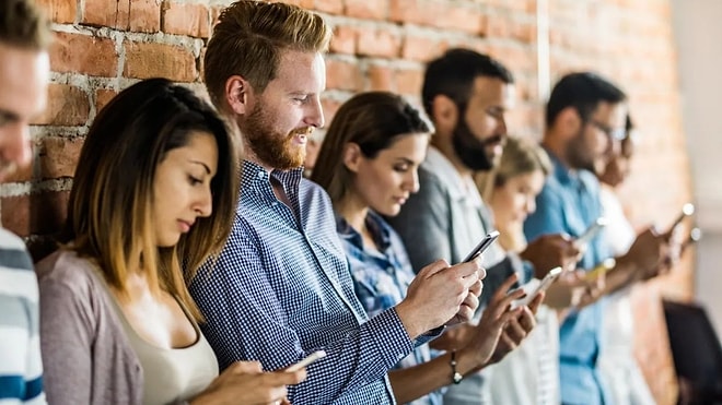 What Does Constantly Checking Your Phone Mean According to Psychology?