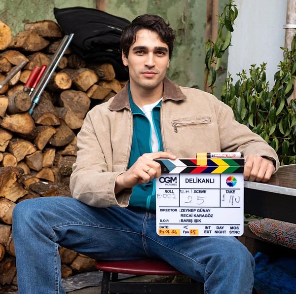 Delikanlı dizisi sezonun merak edilen projeleri arasında yer alıyor.