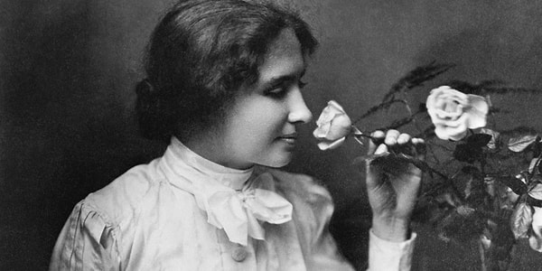 "Bir mutluluk kapısı kapandığında bir başkası açılır; fakat çoğu zaman kapanan kapıya o kadar uzun bakarız ki açılan kapıyı göremeyiz." -Helen Keller