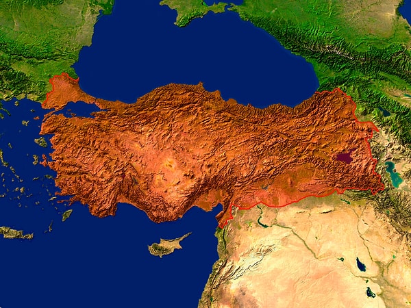 Dolayısıyla Ankara’nın işi kolay değil. Hatta belki de tam tersine, bölgedeki en zor işlerden biri Türkiye’ninki.