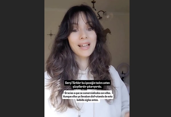 Dünyanın pek çok yerinde olduğu gibi İspanya'da da yoğurt Yunanlara ait sanılıyor. Kadının videoda özellikle yoğurttan bahsetmesi ayrıca beğeni topladı.