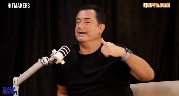 Acun Ilıcalı konuk olduğu YouTube programında 29 yıllık hayranıyla tesadüf eseri konuştu.