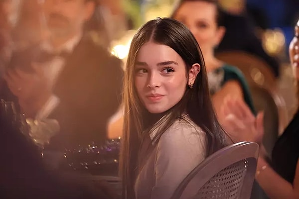 Henüz çok genç olsa da hem sesi, hem oyunculuğu hem de güzelliğiyle dikkat çeken Ülkü Hilal Çiftçi son dönemde yıldızı parlayan oyunculardan.