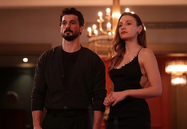 Yeraltı dizisi son dönemde televizyon dünyasında konuşulan yapımlar arasında yer alıyor.