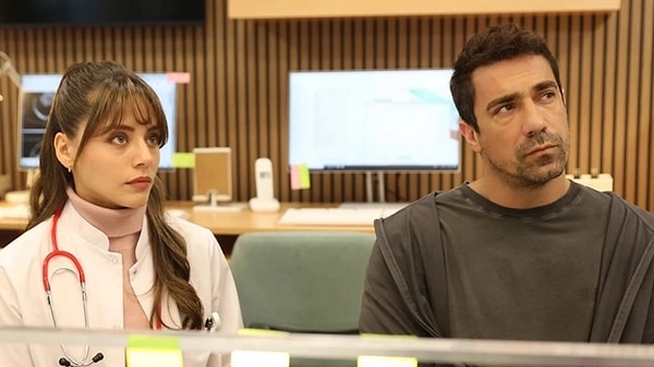 Son dönemde çok sevilen dizilerin reytinglerinde düşüş gözlemleniyor.