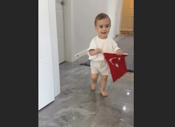 The method mentioned in the video is actually not a surgical "operation" or "cosmetic surgery," but rather a non-surgical medical intervention known as "ear molding."