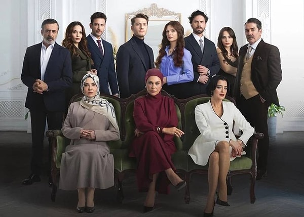 ATV'nin yeni dizisi Aynı Yağmur Altında erken final yapan diziler arasında yerini aldı.