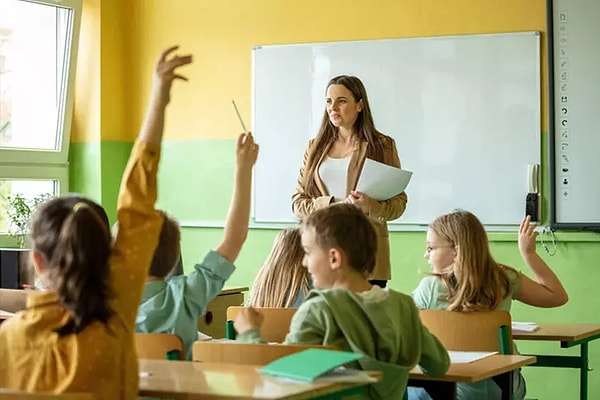 10 bin öğretmen adayı eğitim alacak.