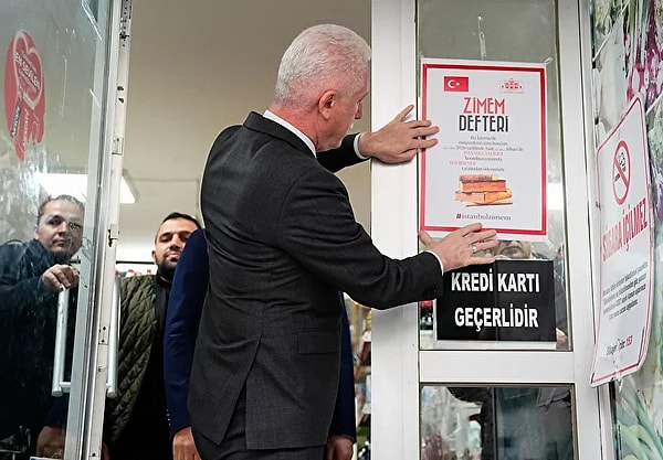 İstanbul Valiliği, Ramazan Ayı boyunca "zimem defteri" geleneğinin sürmesine yardımcı oldu.