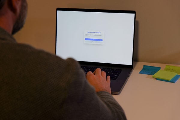 Bot ordusu ile algoritma manipülasyonu gerçekleştirdi.