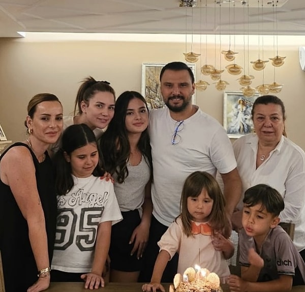 Son dönemde ise ailesiyle ilgili ortaya atılan iddialarla gündeme gelmişti.