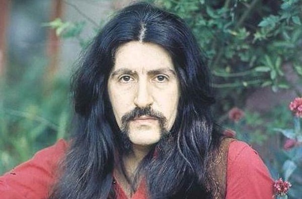 10. Barış Manço'nun hepimizin ezbere bildiği o hüzünlü "Gülpembe" şarkısı aslında kimin için yazılmıştır?