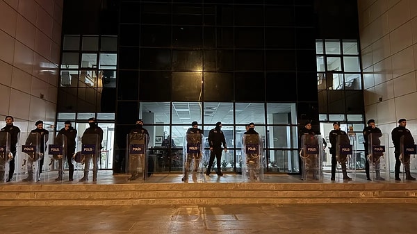 CHP'li belediyelere ilişkin yolsuzluk ve rüşvet operasyonları sürüyor.