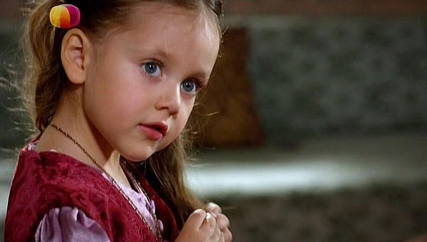 Bir döneme damga vuran Muhteşem Yüzyıl, hem hikayesi hem de oyuncu kadrosuyla hafızalara kazınmıştı.