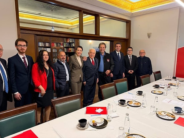 Sürpriz ziyaretin fotoğrafı sosyal medyada büyük ilgi çekti.