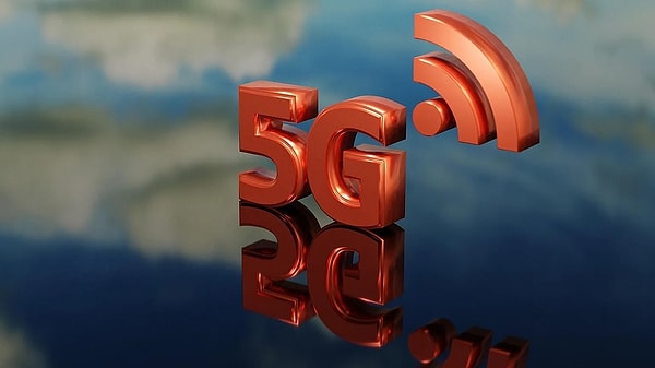 Mobil iletişimin 5. nesli olan 5G, önceki nesillere göre kablosuz ağ mimarisini temelden değiştiriyor.