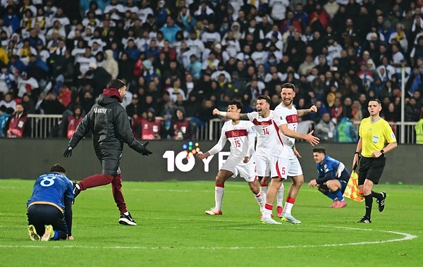 Türkiye, Kosova’yı deplasmanda 1-0 yenerek Dünya Kupası’ndaki yerini ayırttı.