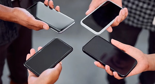 Türkiye, iletişim altyapısında 5G dönemine merhaba derken, cep telefonu kullanıcılarını yakından ilgilendiren maliyet artışları da resmileşti.